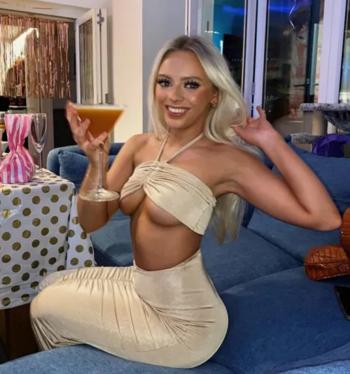 Underboob by corruptusextremis