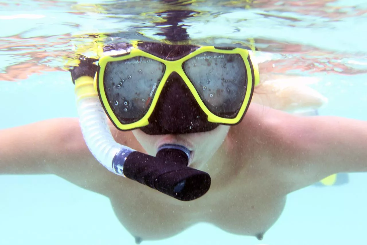 Underwater posted by Cunt_l_Puncher