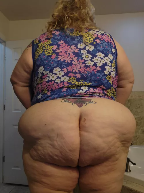 Unfiltered ass pick 1st thing in am with bed head and all as proof lol by bigblueeyes5268