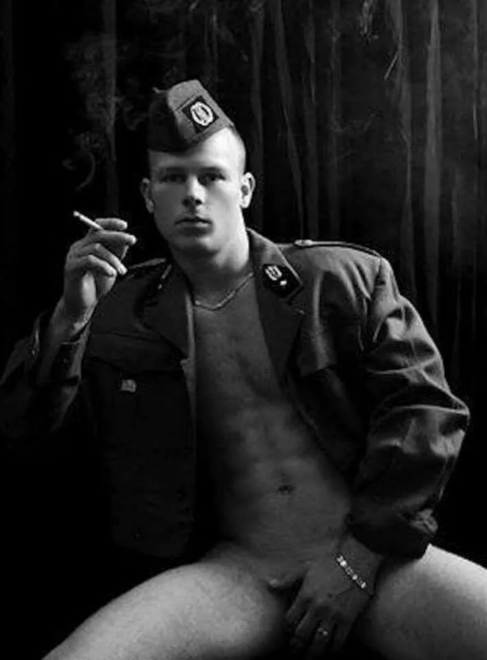 “Uniformed smoker” ... posted by neilfromsydney2003