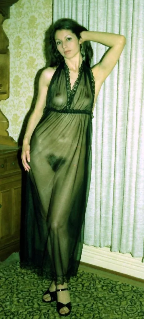 Unknown..heart shape bush♥ by Temporary_Boot306