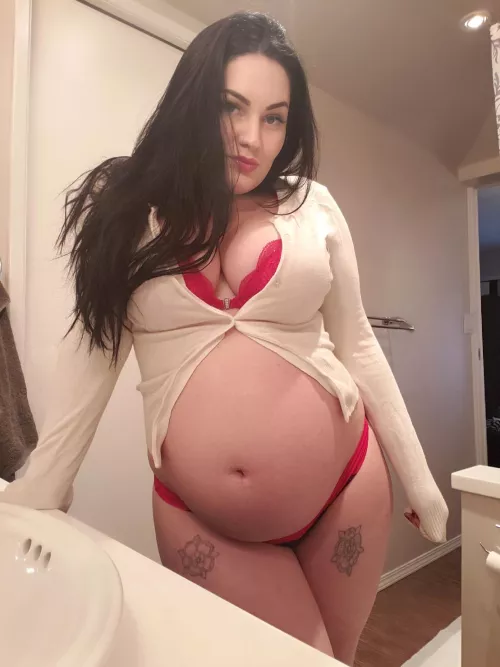 Unwrap me like a present🖤 by crucifix_candy