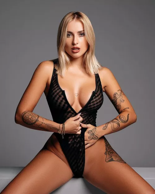 Unzipped a bit by bubblrisback