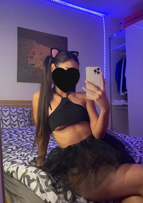 uptown girl 18F by Mistress_Boa