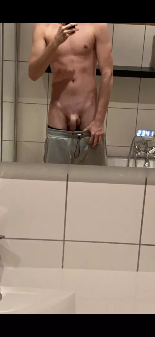 Upvote for a free nude🤭 I’m 18 by maxmeier1208