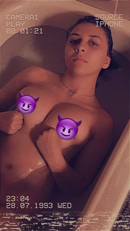 Upvote for a nude in you ur dm! Sub to my onlyfans for free content on here for life! 💕😘 Screenshot to prove by Few-Plankton-4192