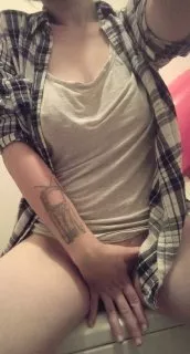 Upvote if you like my flannel 😉 posted by FloridaGoddess