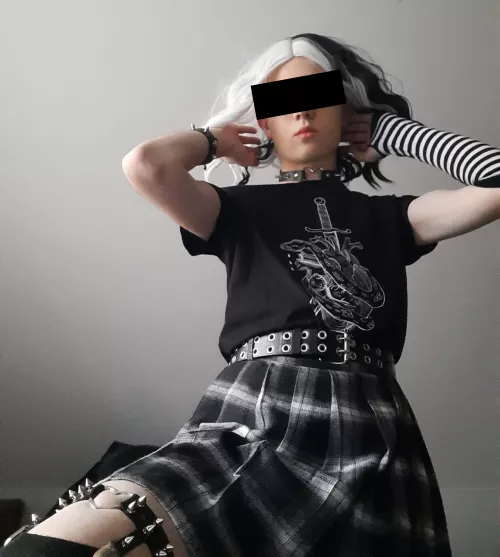 Upvote if you like my outfits ...or beeing dominated😈 by Queen_of_the_Abyss