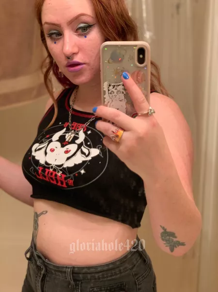 upvote if you think i should lift my shirt up by gloriahole420