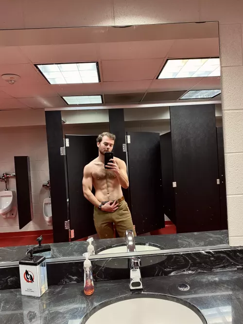 Upvote if you want me to drop the pants😏 by Ruutu15