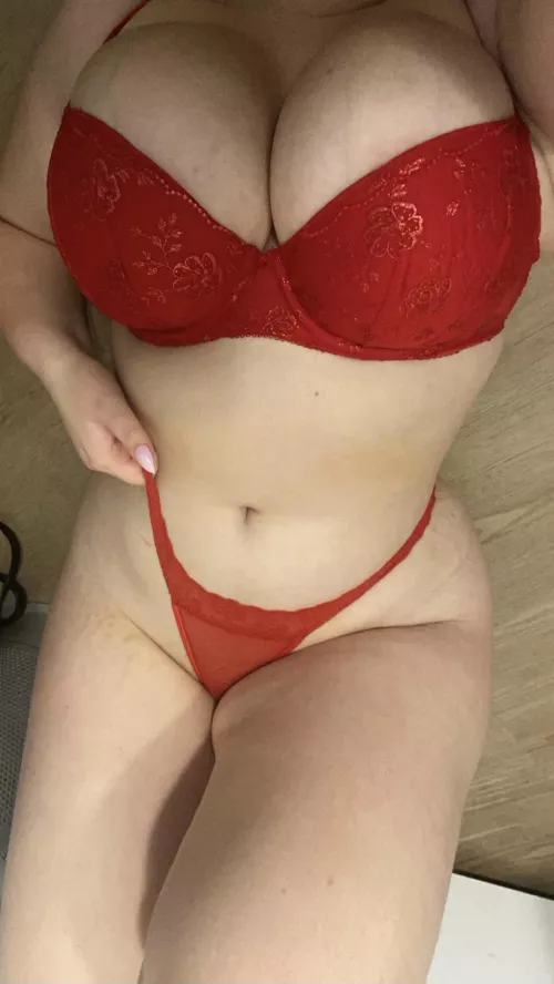 Upvote if you want to get your head squeezed by my thighs by MaythePAWG