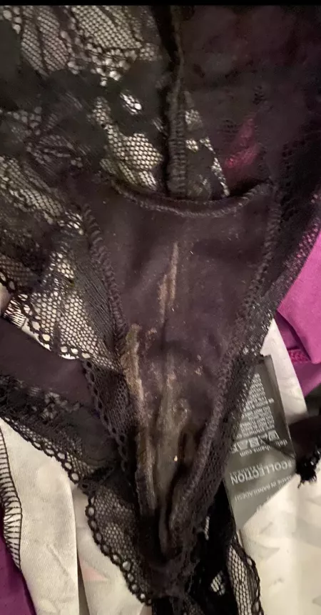 Upvote if you’d sniff these! 👃 by pirateship-1