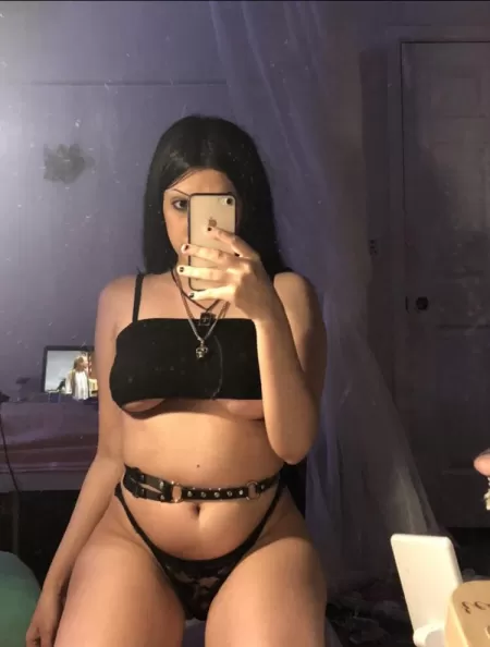 ur dark haired dream girl <3 by ivy6luv