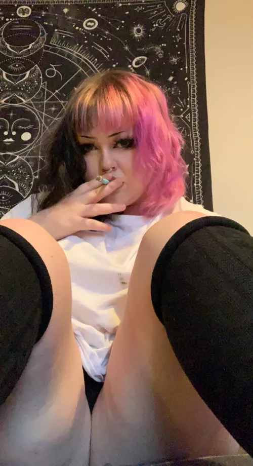 Ur new fave goth stoner by cherrydoll420