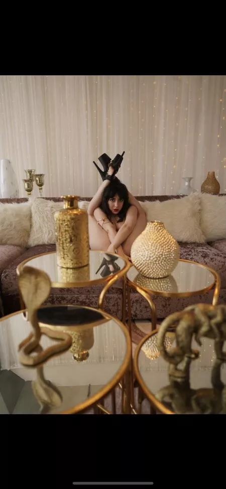 /u/Scarlettetheharlot on the couch by HobbesScotch