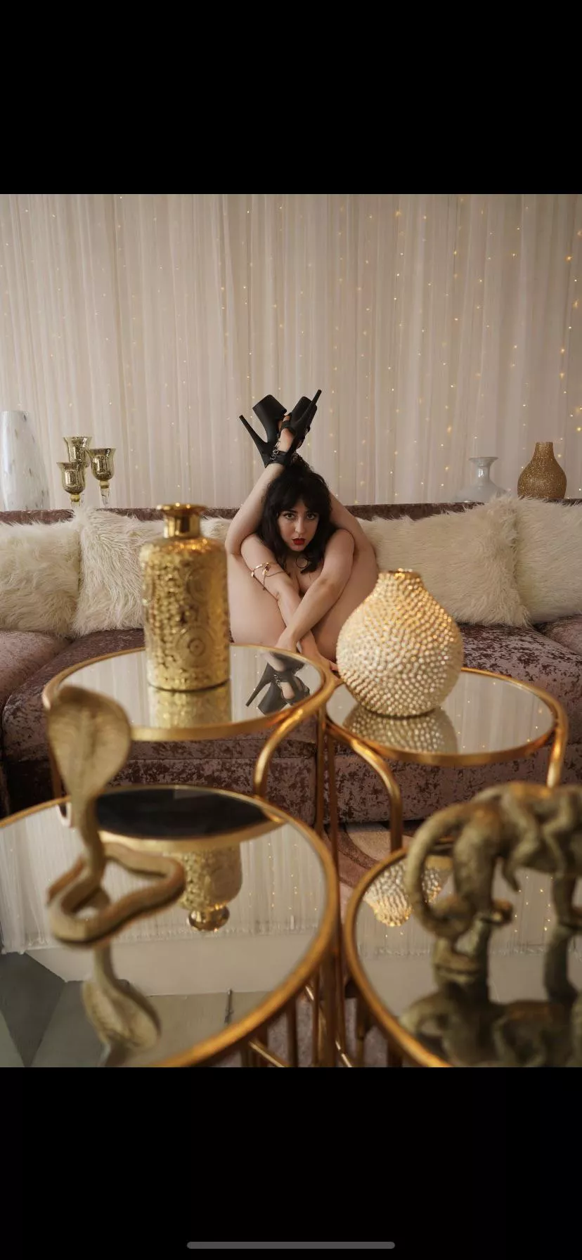 /u/Scarlettetheharlot on the couch posted by HobbesScotch