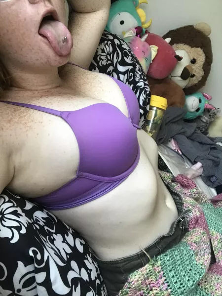 Use me as a rolling tray? by MxMartian333