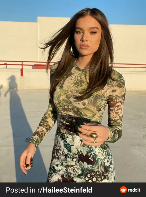 Use me for Goddess Hailee Steinfeld by Icecoldshower2