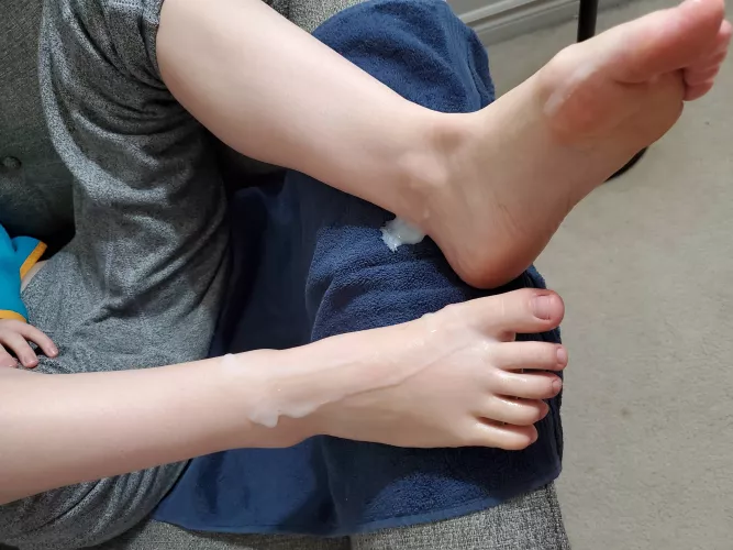 Used my toes for a big one 😮 by Voltfables