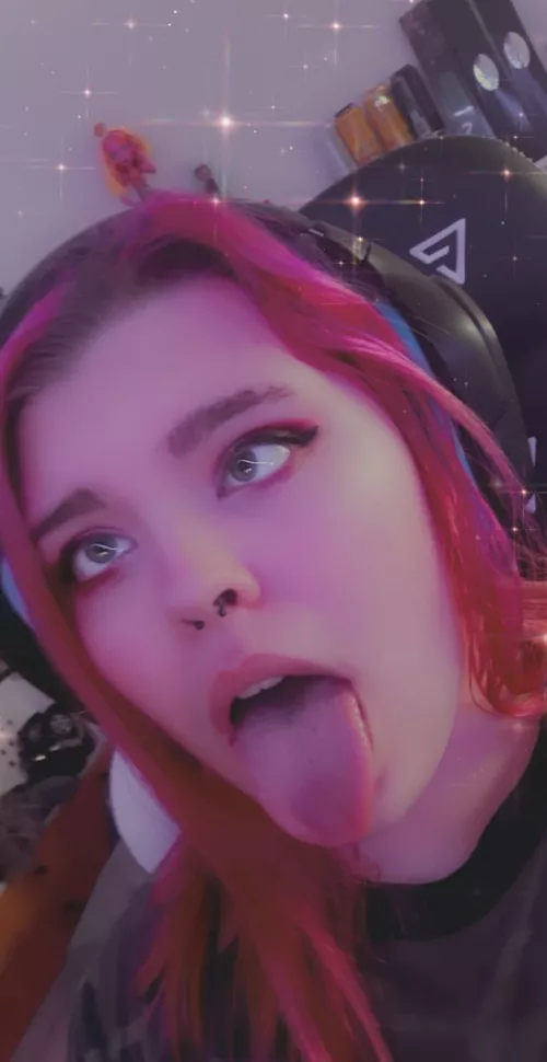 UwU come cuddle? by IzeySH