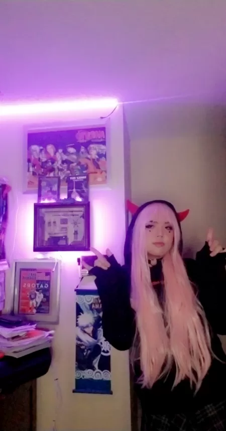 Uwu pick me up and throw me in the trash by yujided