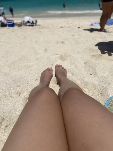 Vacation mode by BobaBaeToes