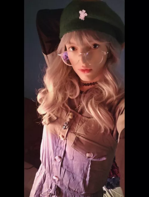 Valeria doesn't pay Javier to ask questions... she pays him to pry out answers by M3rcy1666