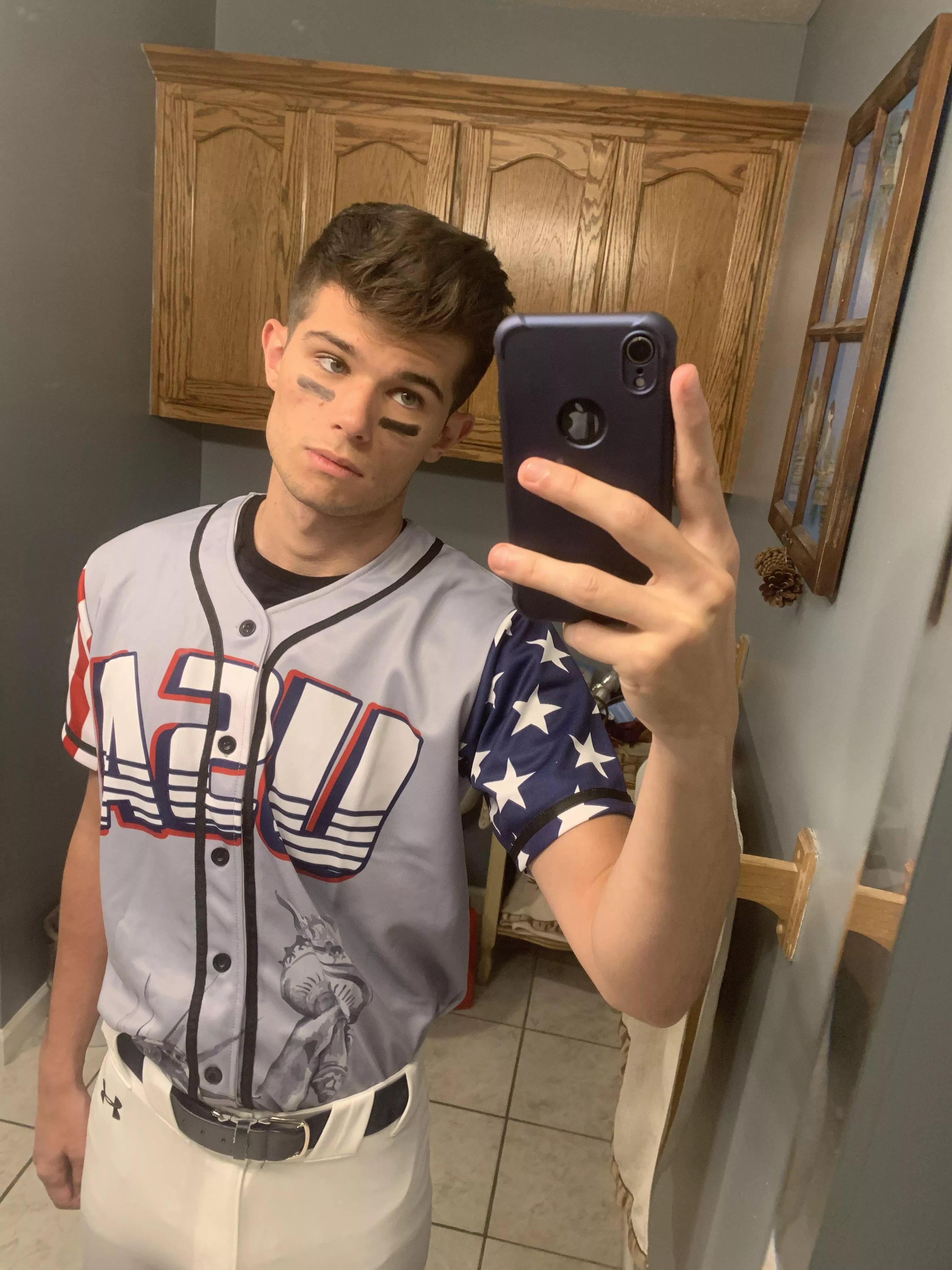 Validate one of my costumes… posted by colawesomegi