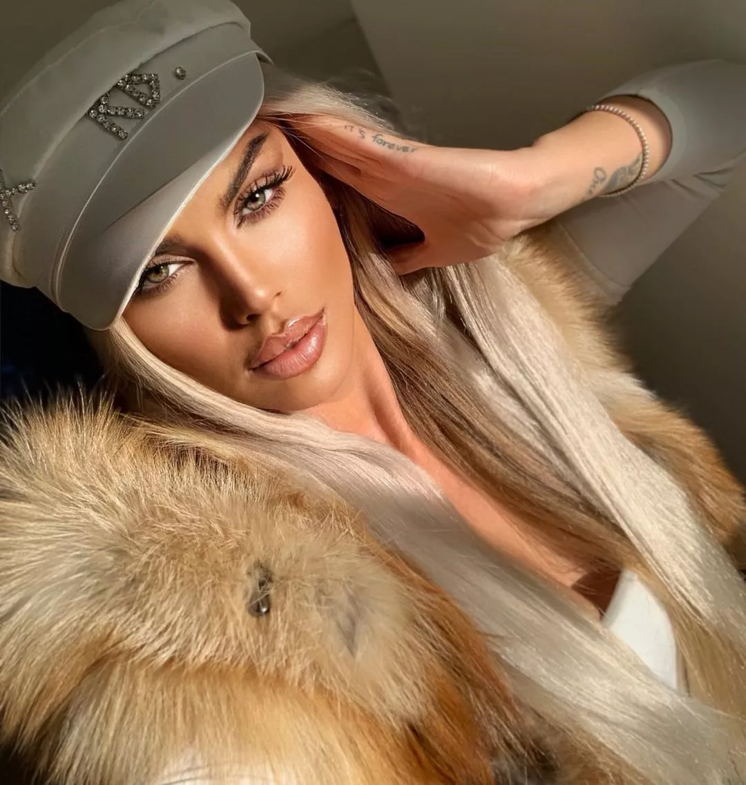 Vanessa Herudova posted by oxford_stud