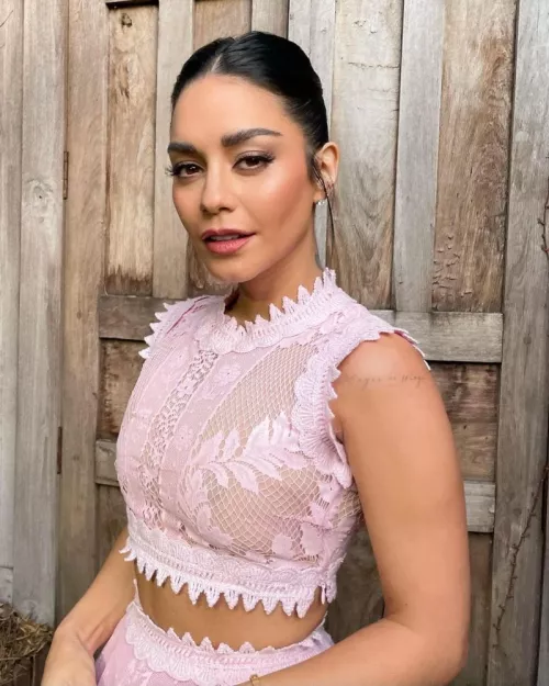 Vanessa Hudgens is so effortlessly sexy by wtsr5991