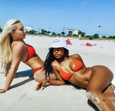 Vanilla or chocolate? 🍦🍫 by Robochaser28