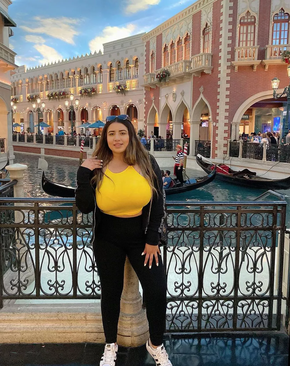 Vegas Baby posted by youknowwhatilove210