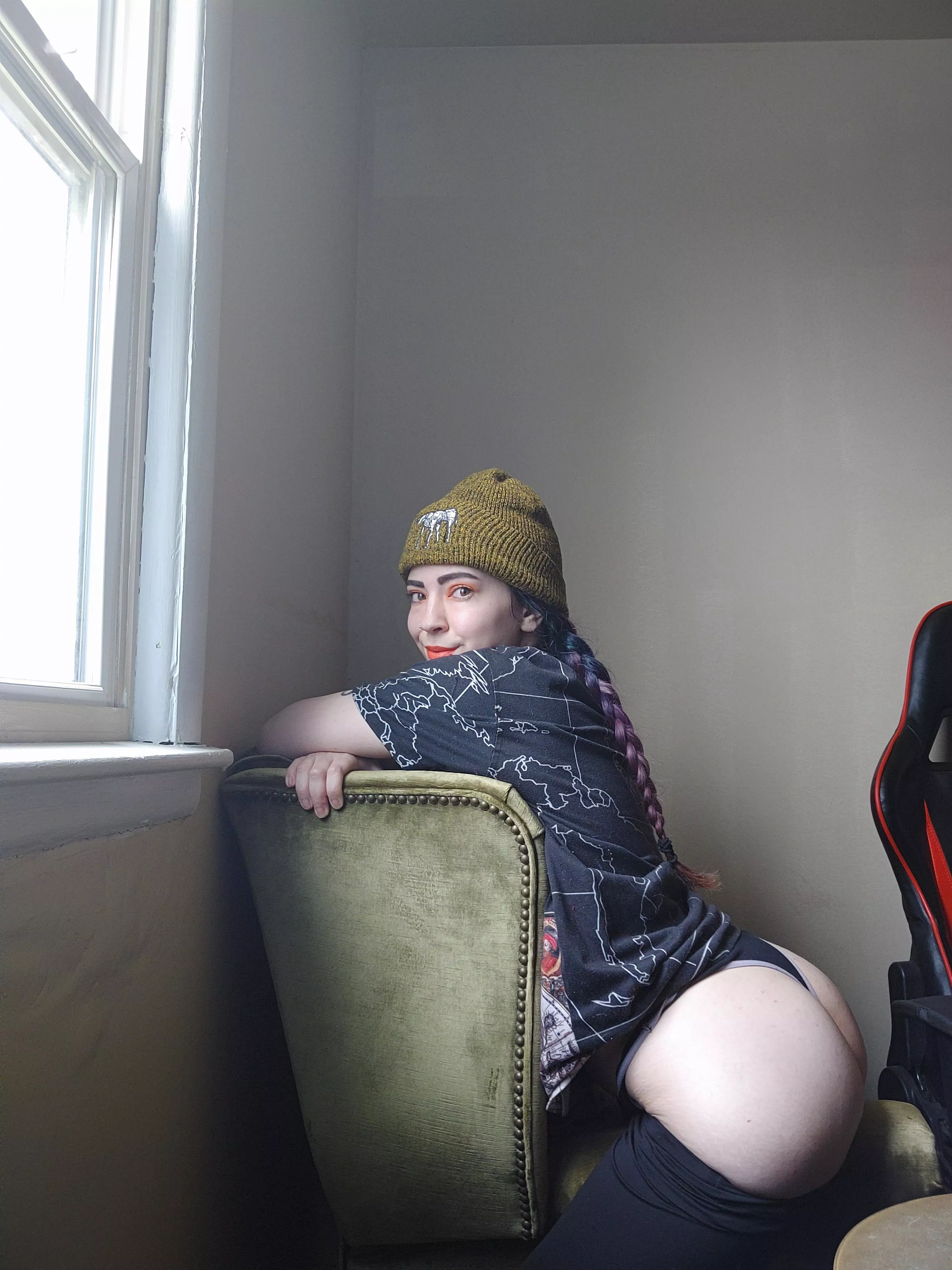 velvet chair for a velvet girl posted by LilRedVelvettt