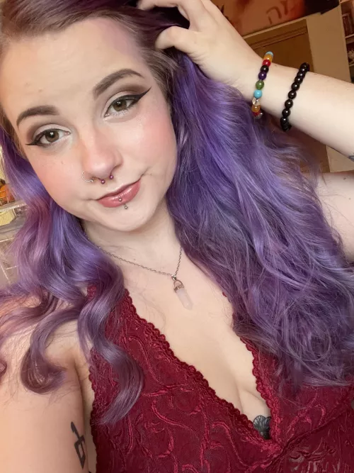 Vertical labrets have many upsides other than just being cute 👅 by sativamermaid