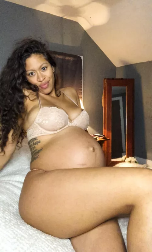 (Very) Pregnant, petite and waiting for you by shesgoodkarma