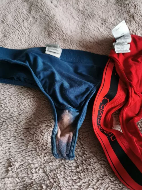 Very smelly by Sophieknickers