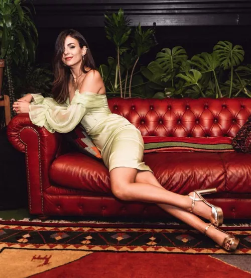 Victoria Justice by DesiSongs