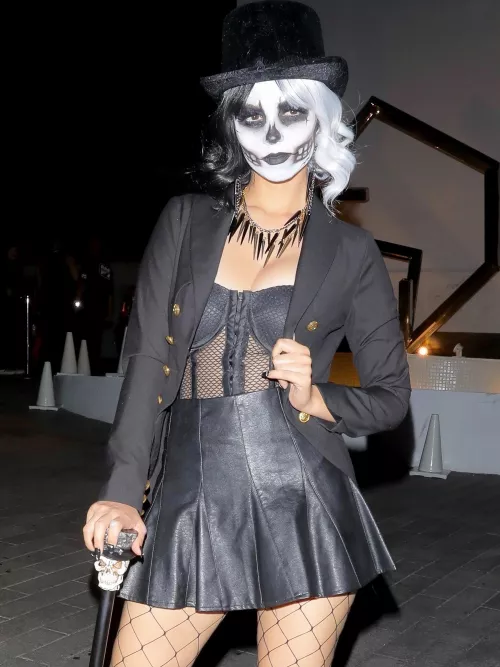 victoria_justice by TheOldeJenkins