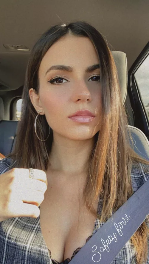 Victoria Justice 🤤 by PossessionJazzlike