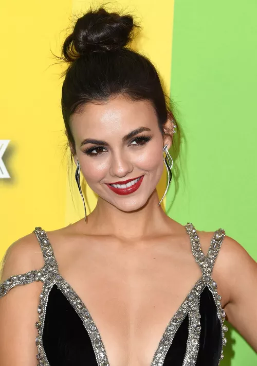 Victoria Justice by lebsages