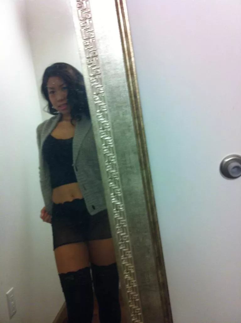 Viet girl next door trying things on posted by Some_Dankus