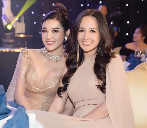 Viet. girls - left or right by watermouse588