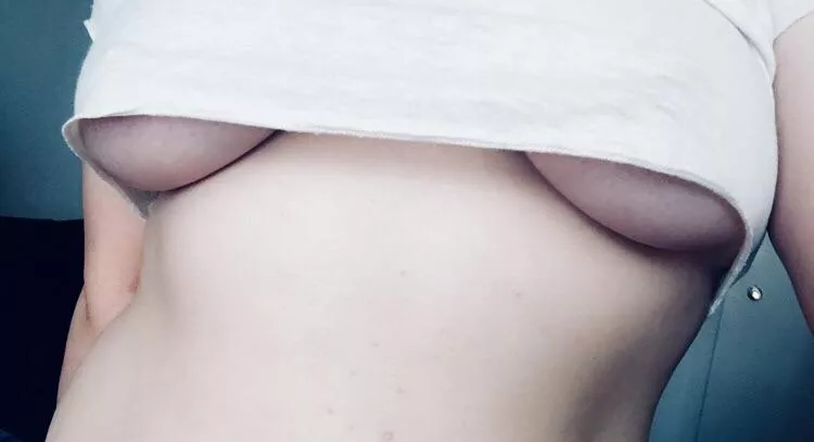 View in a shorter cropped shirt [f] posted by lilacspun