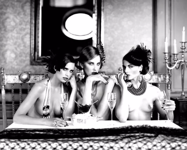 Vintage style champagne ladies by Chaturbater1