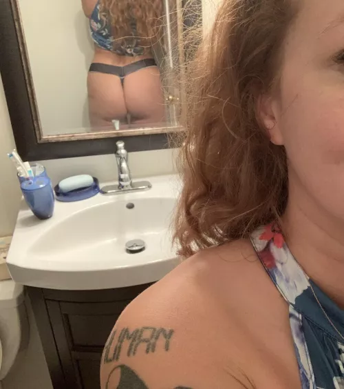 Visiting family but couldn’t help being a lil naughty by stellabear88