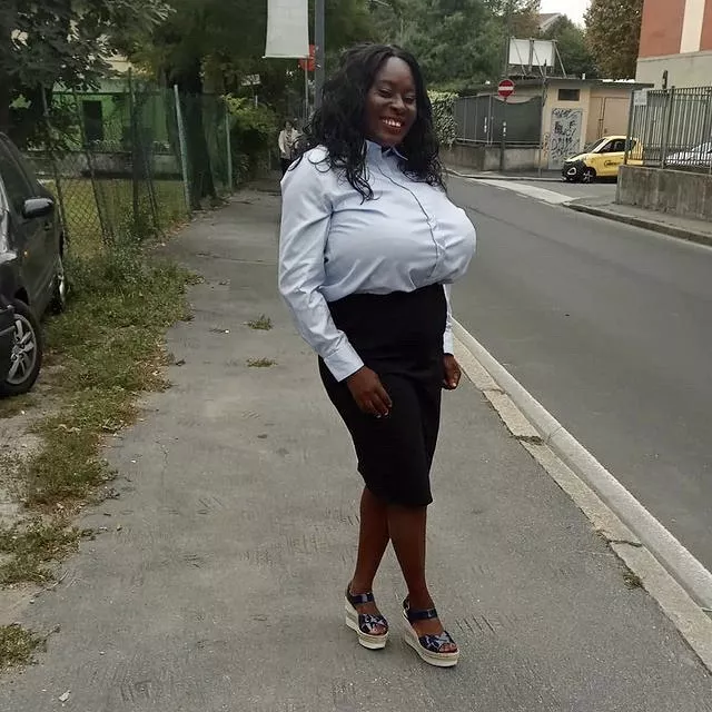 Vivian posted by FizzyOrangeJuice