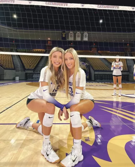 Volleyball girls by WasabiHuman