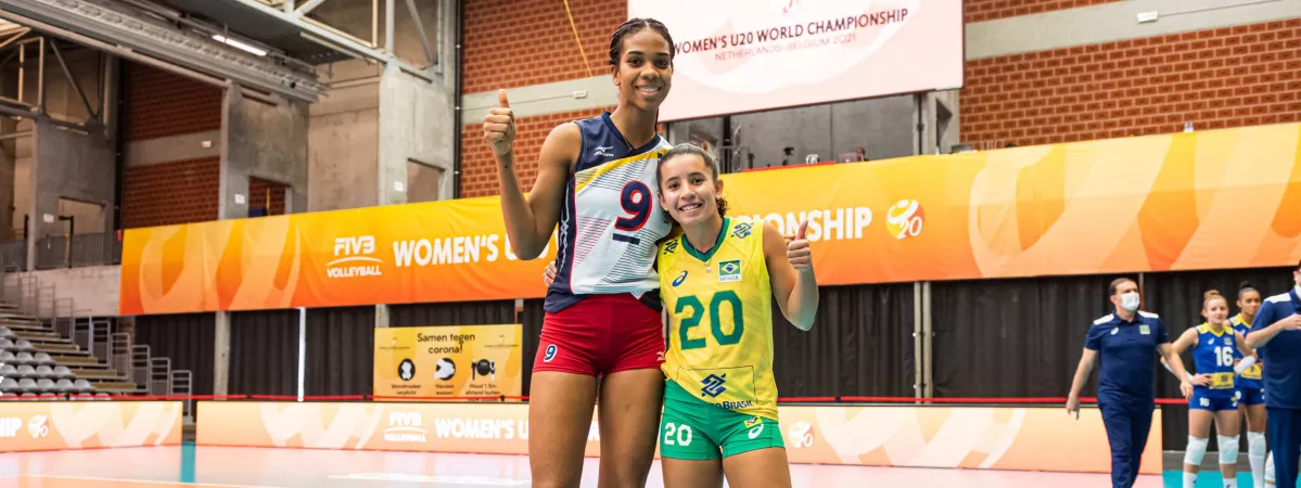 Volleyball players by big_cedric