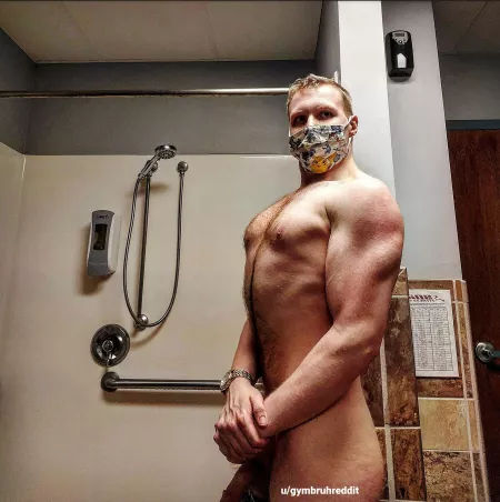 ⬆️vote if you wanna hug my naked body ❤😛 by GymBruhReddit