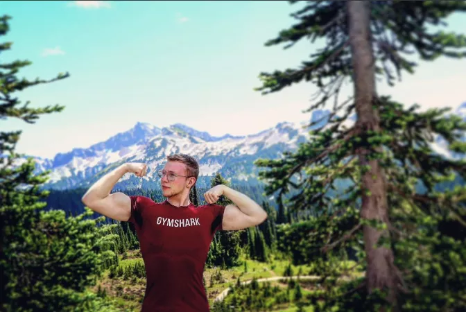 ⬆️vote if you'd worship my muscles out in the mountains ⛰ 💪 I love outdoor fun 😜 by GymBruhReddit